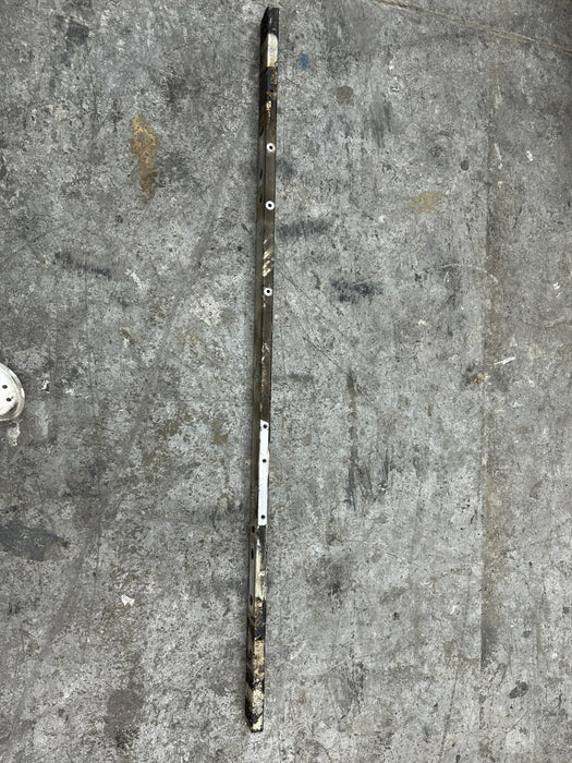 2014 AUDI R8 SPYDER OEM ROOF RAIL REINFORCEMENT FRAME CROSSMEMBER 427 813 518 A