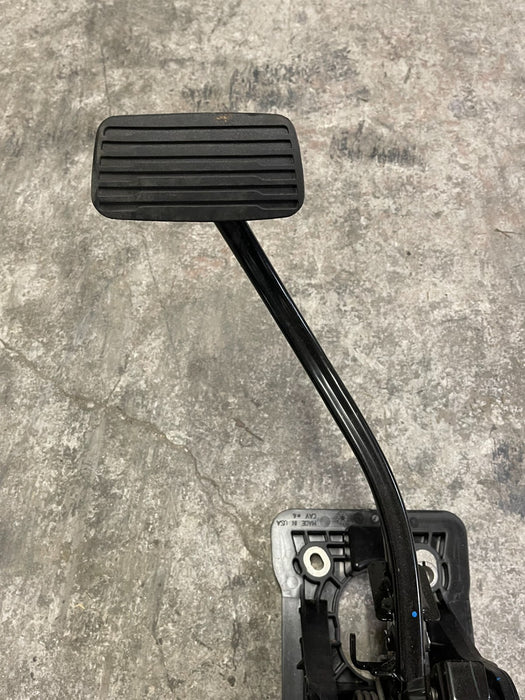 2020 2021 2022 GMC SIERRA 2500 3500 BRAKE/ STOP PEDAL OEM
