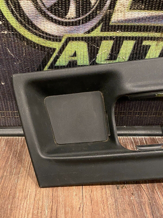 2017 DODGE RAM 3500 LIMITED PASSENGER RIGHT RELEASE HANDLE BEZEL TRIM OEM