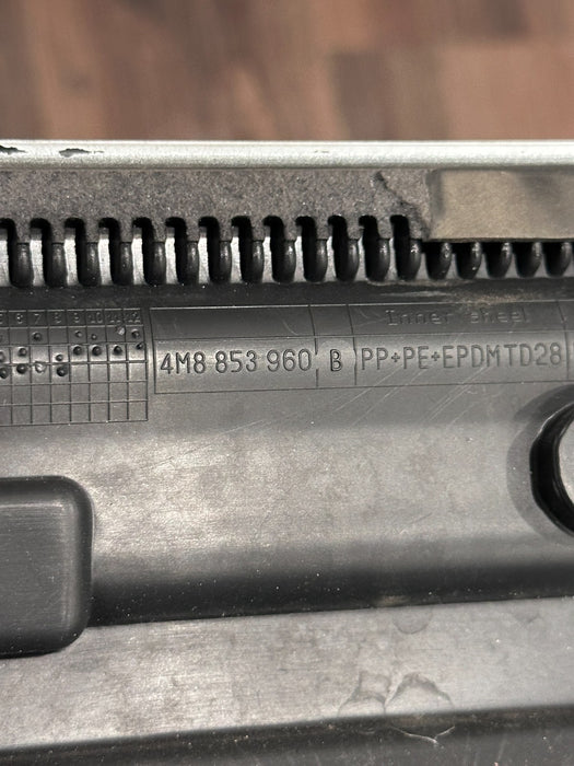 2020 AUDI RS Q8 FRONT RIGHT LOWER DOOR MOLDING CARBON FIBER TRIM OEM 4M8 853 960