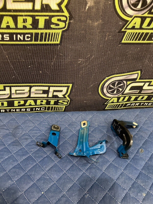 2015-2020 BMW M4 F82 FRONT LEFT FENDER MOUNTING BRACKETS (3) 41 35 8 055 703
