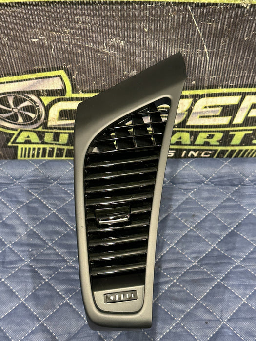 2014 AUDI R8 FRONT LEFT DASH DASHBOARD AIR VENT TRIM LOUVER OEM 423 820 901 A