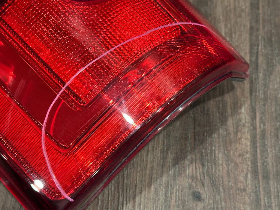 2017-2019 FORD F250 F350 F450 LEFT LED TAIL LIGHT OEM *CRACKS/WEAR 5-10*