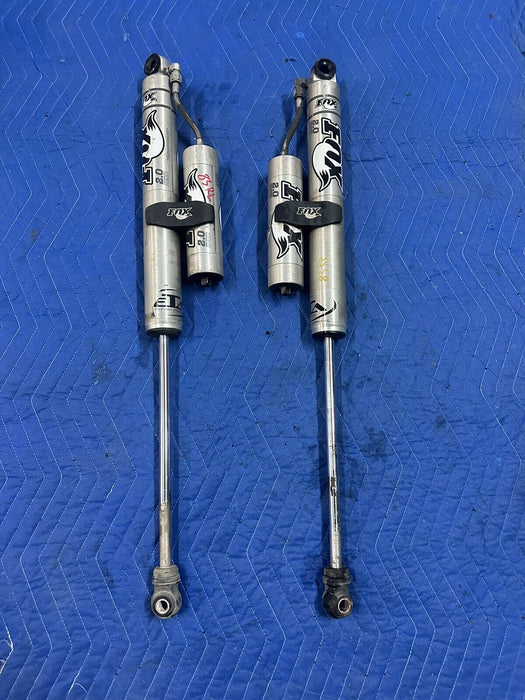 2019 FORD F350 FOX 2.0 PERFORMANCE 6 INCH LIFT REAR STRUTS PAIR W/RESERVOIR