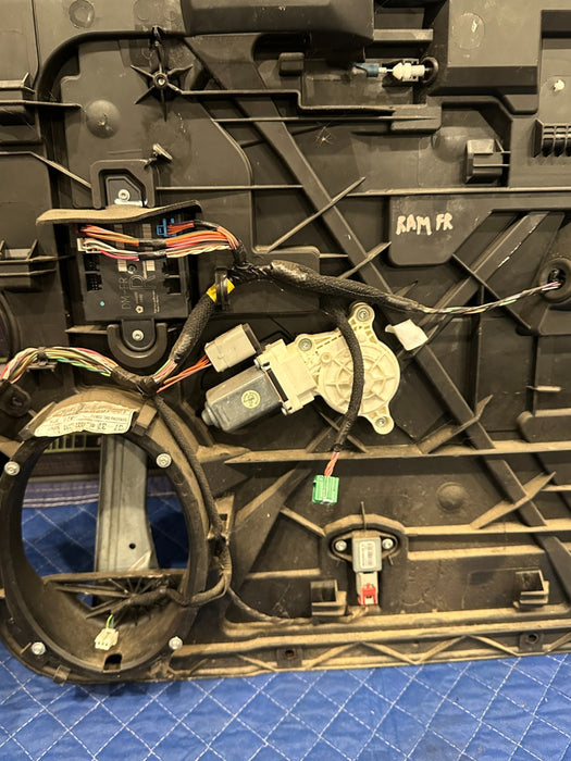 2012-2018 DODGE RAM FRONT RIGHT DOOR WINDOW REGULATOR OEM
