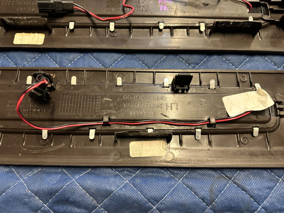 2020-2022 FORD F250 F350 LIMITED ILLUMINATED FRONT DOOR KICK PLATES *SCRATCHED