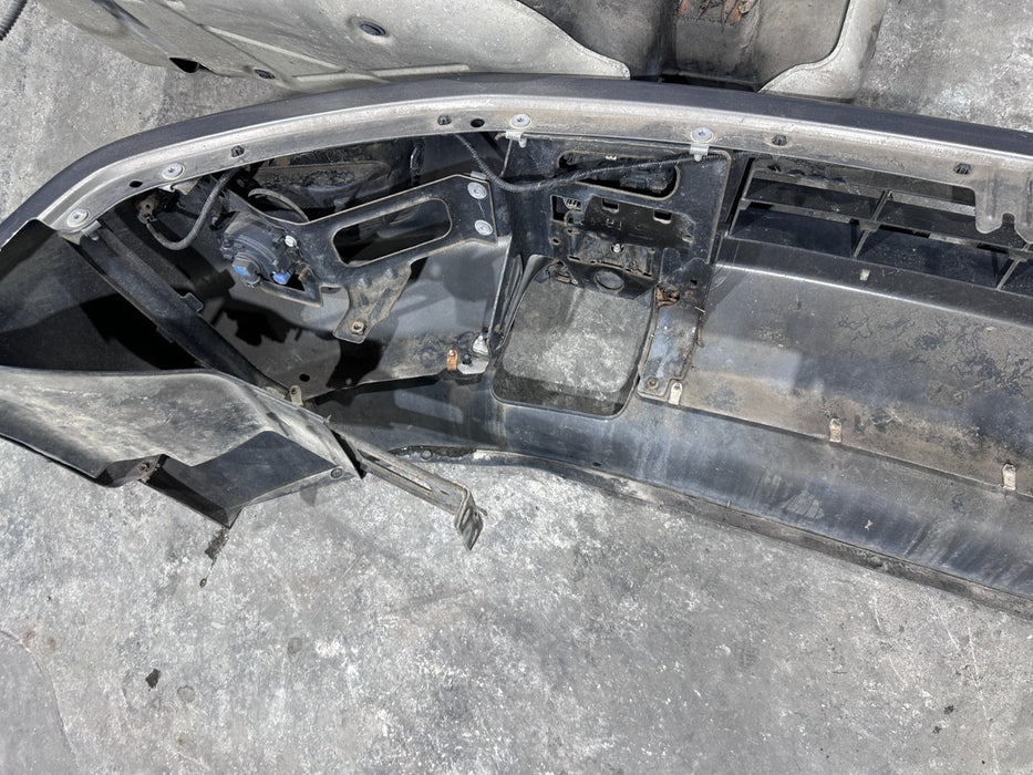 2017 NISSAN TITAN XD FRONT BUMPER WITH FOG LIGHTS OEM *SLIGHT DENT/WEAR 8-9*