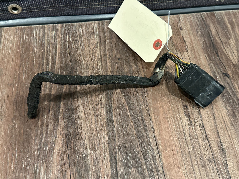 2023-2024 FORD F250 FRONT BUMPER PIGTAIL OEM *COSMETIC BURN*