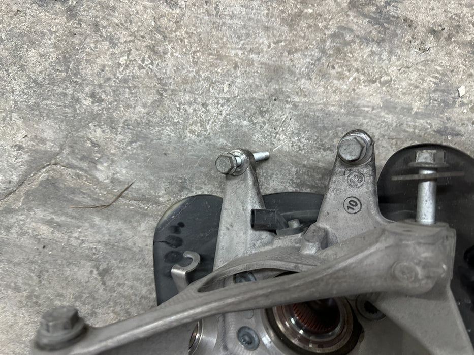 2018 AUDI R8 REAR RIGHT SUSPENSION HUB KNUCKLE OEM