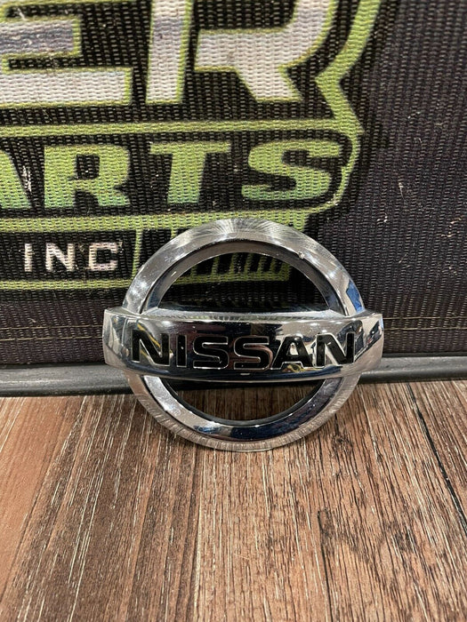 2018 NISSAN 370Z NISMO FRONT BUMPER EMBLEM BADGE OEM *CHIP*