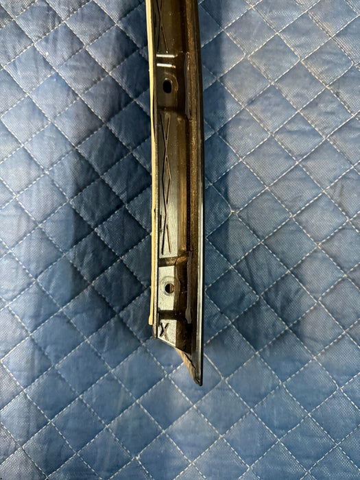 2017-2019 FORD F250 KING R FRONT PASSENGER RIGHT GLOSS BLACK B PILLAR DOOR TRIM