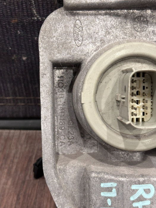 2017-19 FORD F250 F350 F450 RIGHT LED TAIL LIGHT BRACKET ONLY OEM