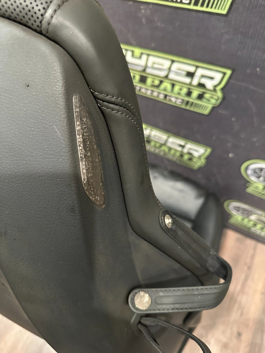 2017 2021 AUDI R8 PLUS RIGHT PASSENGER OEM GENUINE DIAMOND STITCHED ~WEAR~