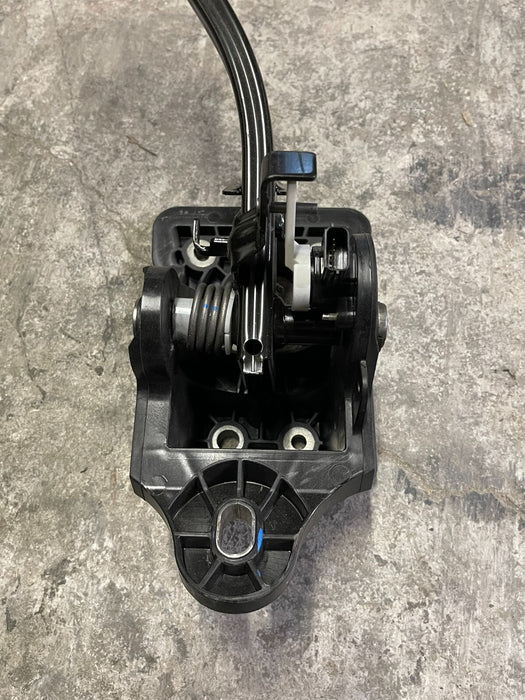 2020 2021 2022 GMC SIERRA 2500 3500 BRAKE/ STOP PEDAL OEM