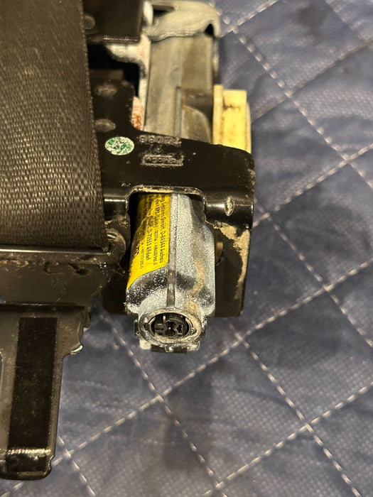 2017-2019 FORD F250 F350 F450 XLT FRONT LEFT DRIVER SEAT BELT SEATBELT OEM ~WEAR