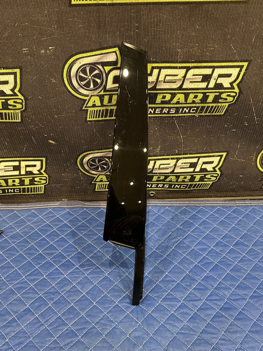 2024 BMW M3 M4 G80 G82 SEDAN FRONT RIGHT EXTERIOR DOOR B PILLAR TRIM OEM *SCUFFS