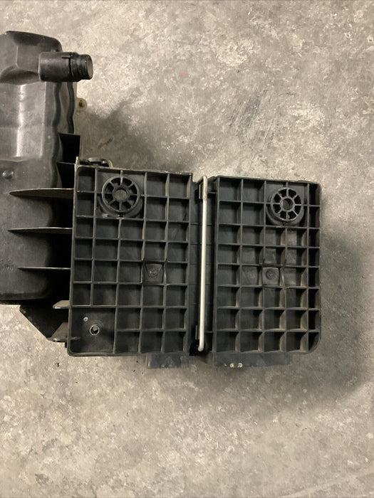 2017-2019 FORD F250 F350 F450 BATTERY HOLDER TRAY W/ RESERVOIR OEM 2017-2019