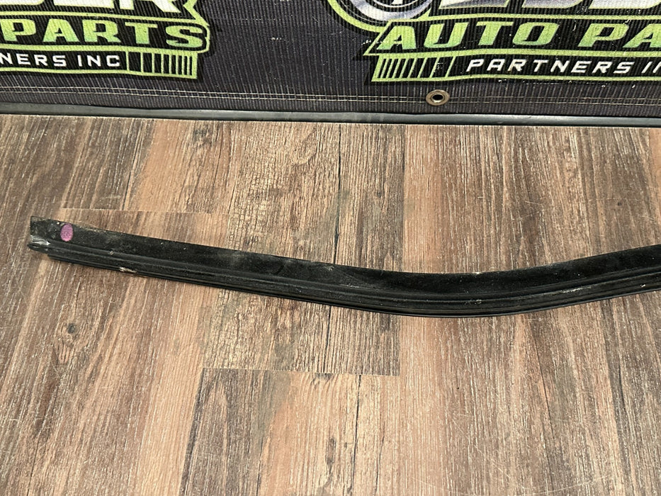 2017-2022 FORD F250 F350 F450 FRONT DOOR WEATHER STRIP OEM