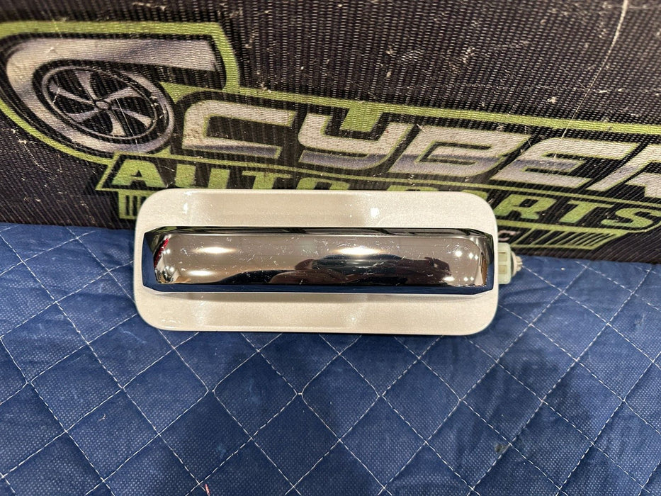 2017-2019 FORD F250 F350 F450 REAR RIGHT WHITE W/ CHROME DOOR HANDLE OEM