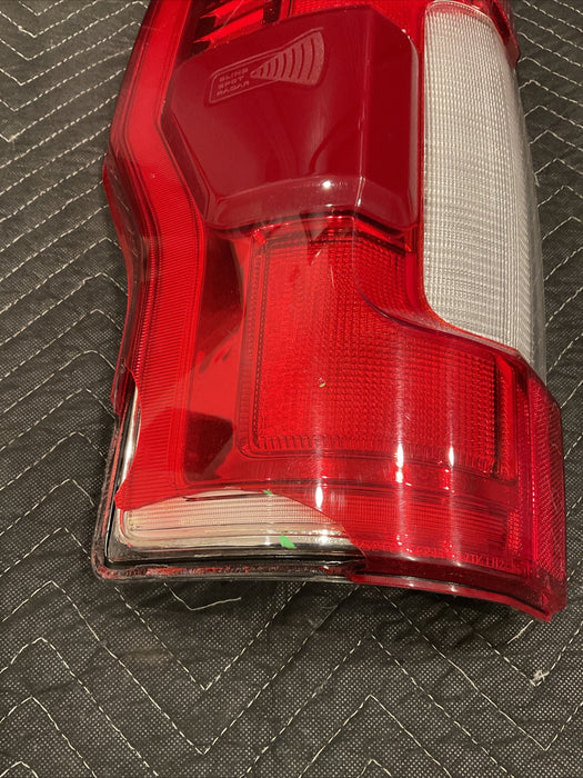2017 2018 2019 FORD F250 F350 F450 LIMITED TAIL LIGHT LED  *DAMAGE*