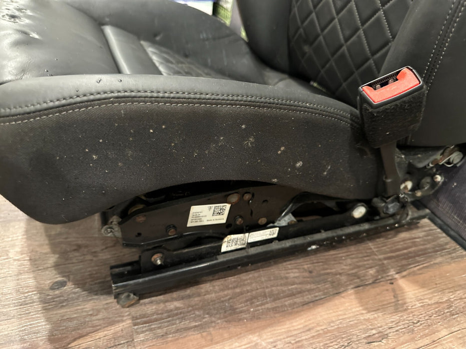 2017 2021 AUDI R8 PLUS RIGHT PASSENGER OEM GENUINE DIAMOND STITCHED ~WEAR~