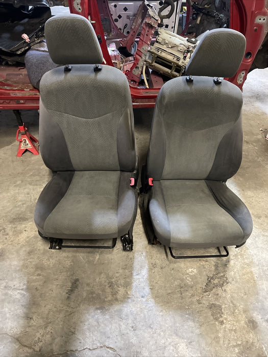 2014 TOYOTA PRIUS FRONT LH RH DRIVER PASSENGER CLOTH SEATS PAIR~COSMETIC WEAR~