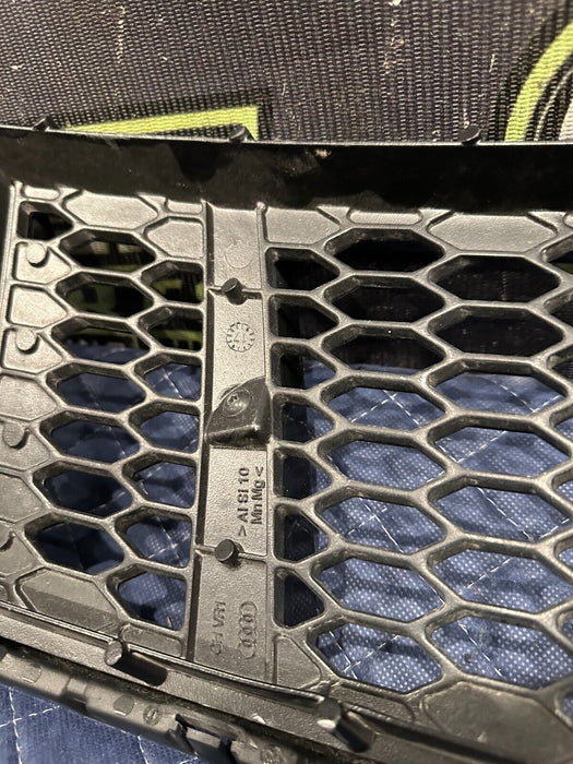 2018 AUDI R8 PLUS SPYDER REAR RIGHT BUMPER GRILLE VENT OEM 4S0 807 698 A