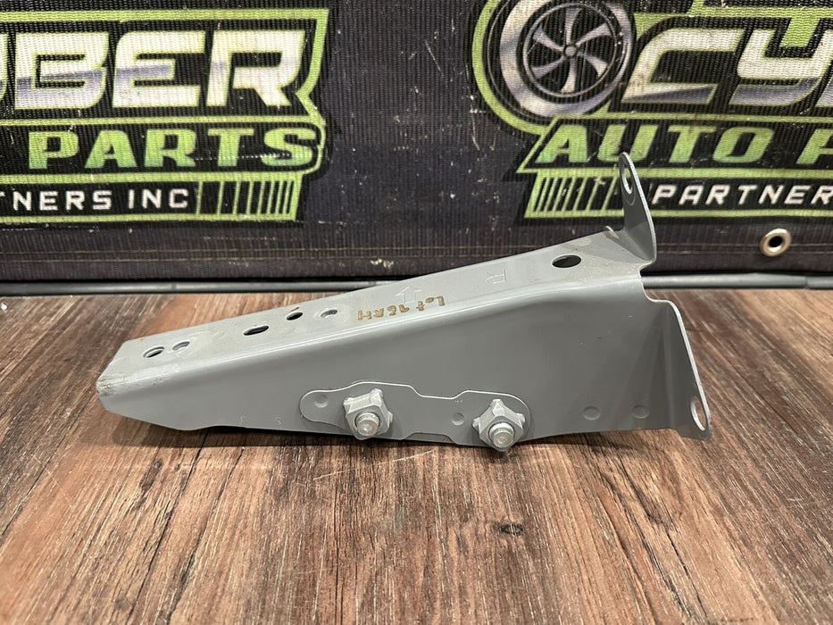 2010 NISSAN 370Z LEFT RIGHT REINFORCEMENT SUPPORT BRACKET PAIR OEM