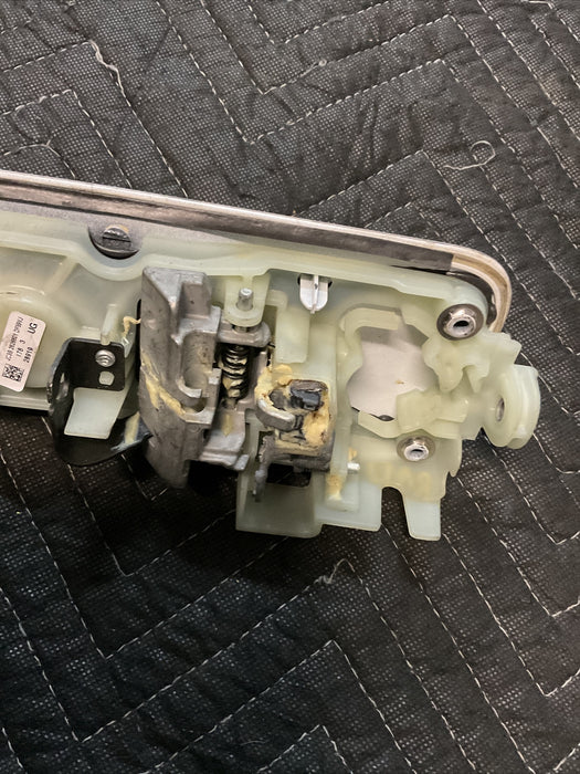 2017 2018 FORD F250 F350 F450 PLATINUM REAR LEFT DOOR HANDLE PEARL WHITE OEM