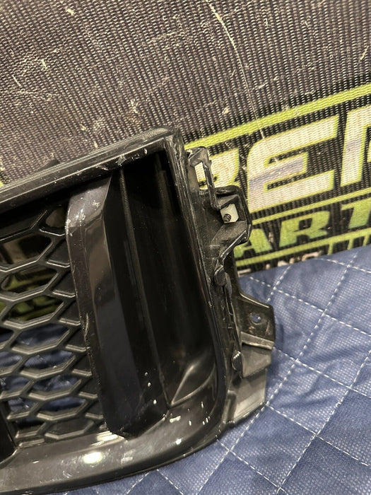 2018 AUDI R8 PLUS SPYDER REAR RIGHT BUMPER GRILLE VENT OEM 4S0 807 698 A