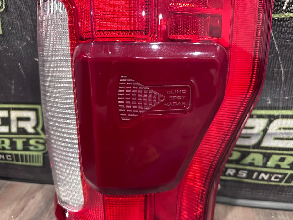 2017-19 FORD F250 F350 F450 PASSENGER RIGHT LED TAIL LIGHT OEM *READ DESCRIPTION