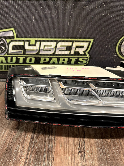 2017 2018 AUDI R8 PLUS REAR DRIVER LEFT LED TAILIGHT OEM *BROKEN LENS/READ*