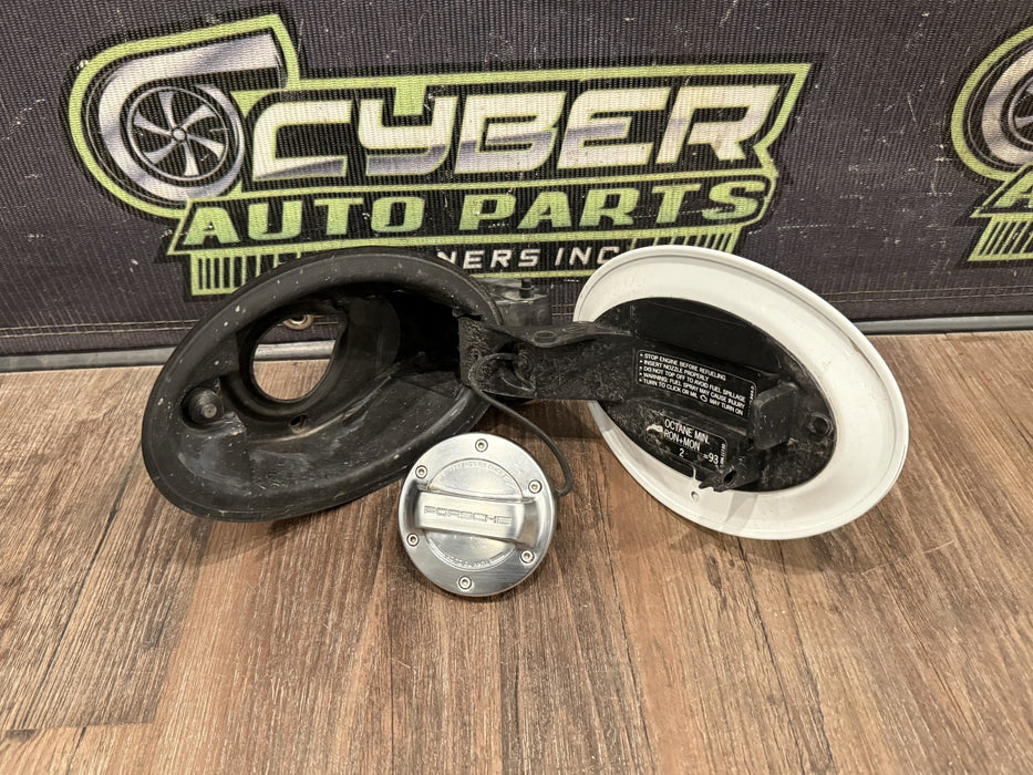 2014 PORSCHE 911 TURBO S 991 WHITE GAS FUEL LID CAP ASSEMBLY OEM