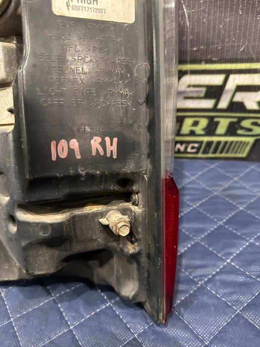 2017-2019 FORD F250 F350 F450 REAR PASSENGER RIGHT LED TAIL LIGHT ASSEMBLY OEM