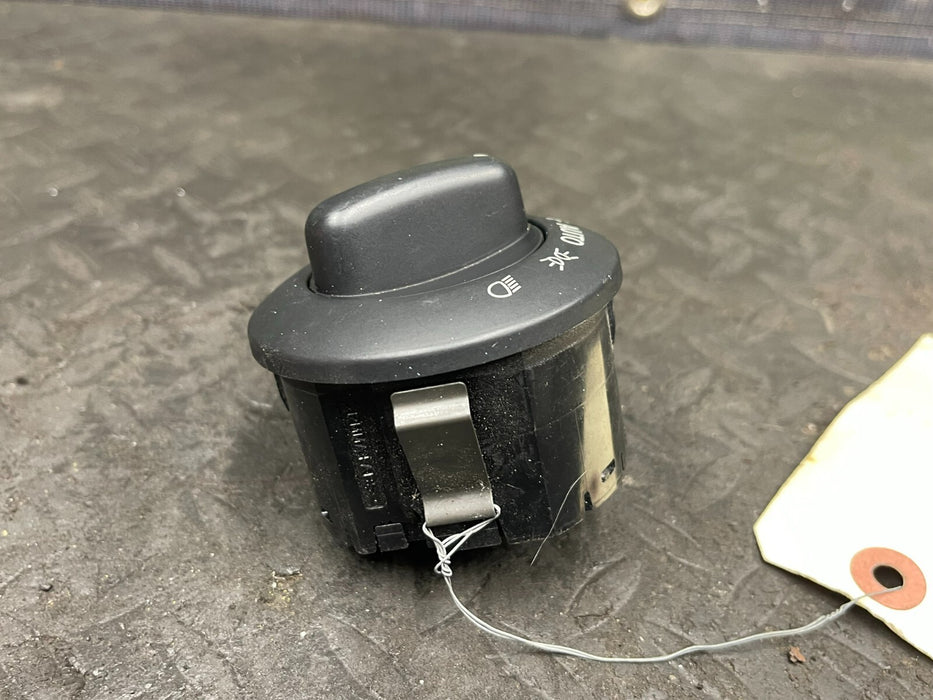 2016-2019 NISSAN TITAN XD HEALIGHT KNOB OEM