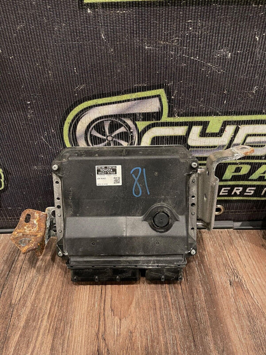 2014 TOYOTA PRUIS V ECU BCM ENGINE CONTOL UNIT/ BODY CONTROL MODULE & 3 KEYS OEM