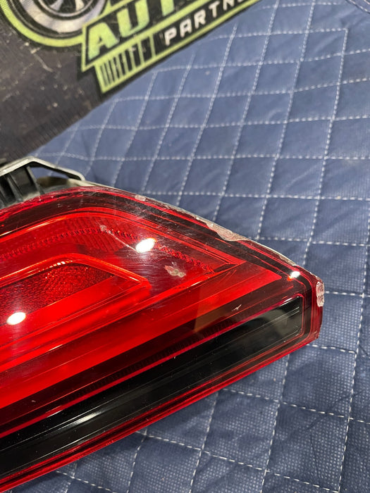 2021 AUDI R8 LEFT DRIVER TAIL LIGHT OEM 4S0 945 096 A ~MINOR CRACK!!!~