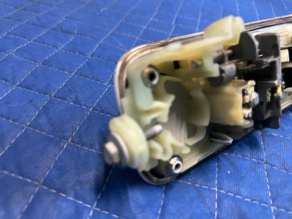 2017-2019 FORD F250 F350 F450 REAR LEFT PEARL WHITE W/ CHROME DOOR HANDLE OEM