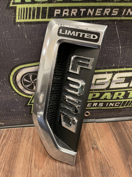 2017 2019 FORD F350 LIMITED DRIVER LEFT FENDER EMBLEM OEM *PAINT CHIP/SCRATCHES*