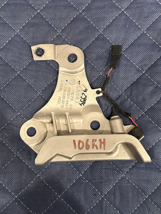 2014 AUDI R8 SPYDER LEFT RIGHT CONVERTIBLE TOP LATCH MOUNT PLATE 427 871 443 A