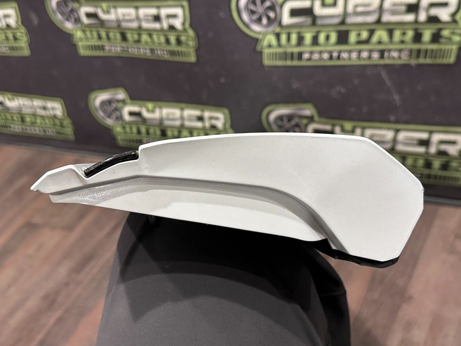 2020 AUDI RS Q8 FRONT RIGHT LOWER DOOR MOLDING CARBON FIBER TRIM OEM 4M8 853 960