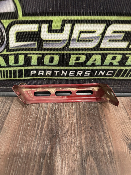 2016 2019 NISSAN TITAN XD PRO-4X FENDER BRACKET OEM