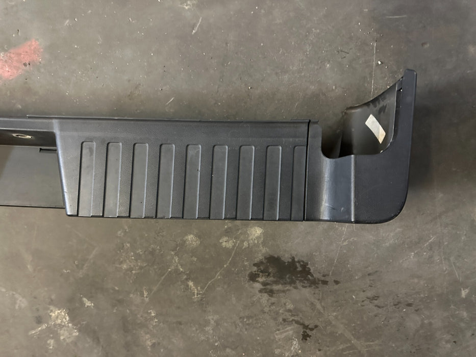 2017-2019 FORD F250 REAR BUMPER ASSEMBLY OEM (READ/SLIGHT SCUFFS SCRATCHES)