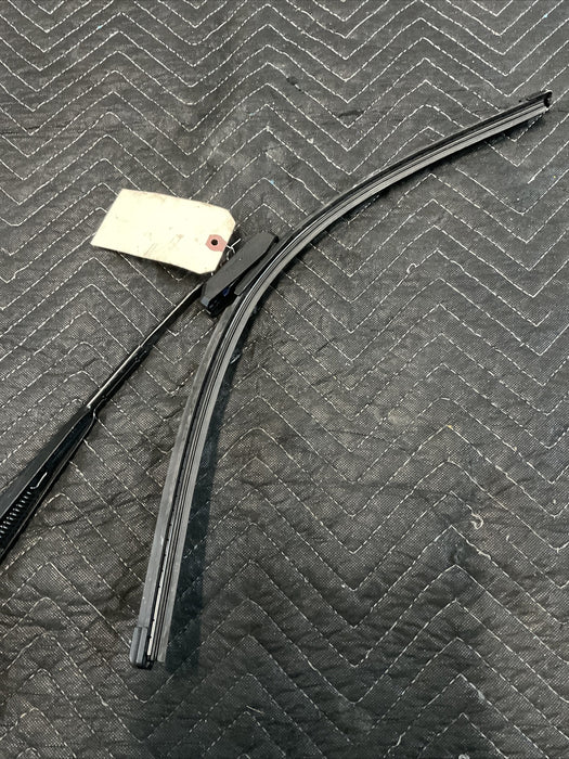 2015 DODGE CHALLENGER HELLCAT SRT WINDSHIELD WIPER LEFT DRIVER OEM