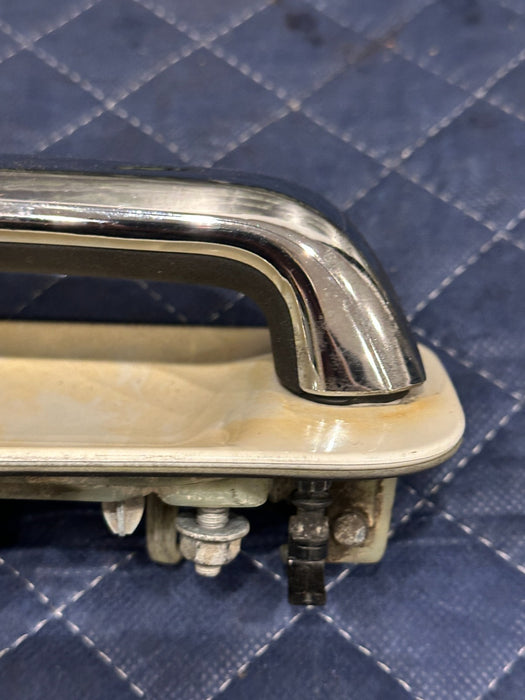 2017-2019 FORD F250 F350 FRONT LEFT DOOR HANDLE TRI COAT (UG) OEM *BURN DAMAGE*