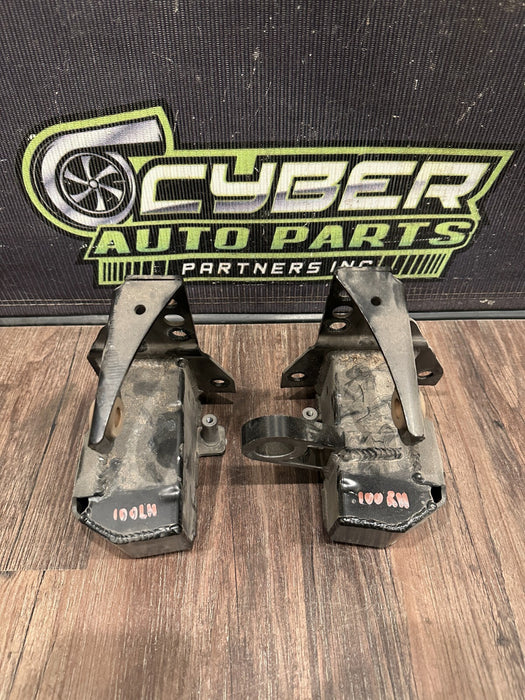 2018 AUDI R8 FRONT LEFT & RIGHT DEFORMATION ELEMENT MOUNTING BRACKET PAIR OEM