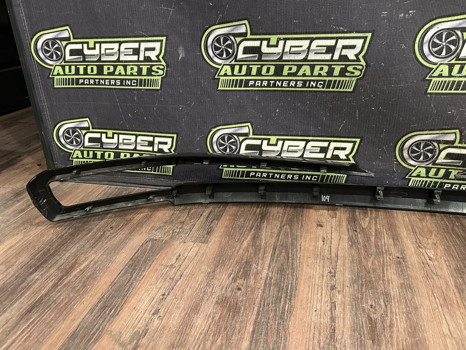 2024 FORD F350 LOWER GRILLE PANEL TRIM OEM PC3-8200-C *READ DESCRIPTION*