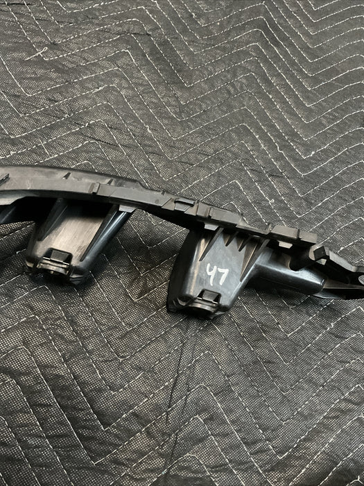 2017 Mercedes C63s AMG W205 REAR RIGHT BUMPER COVER BRACKET OEM 205 885 04 65