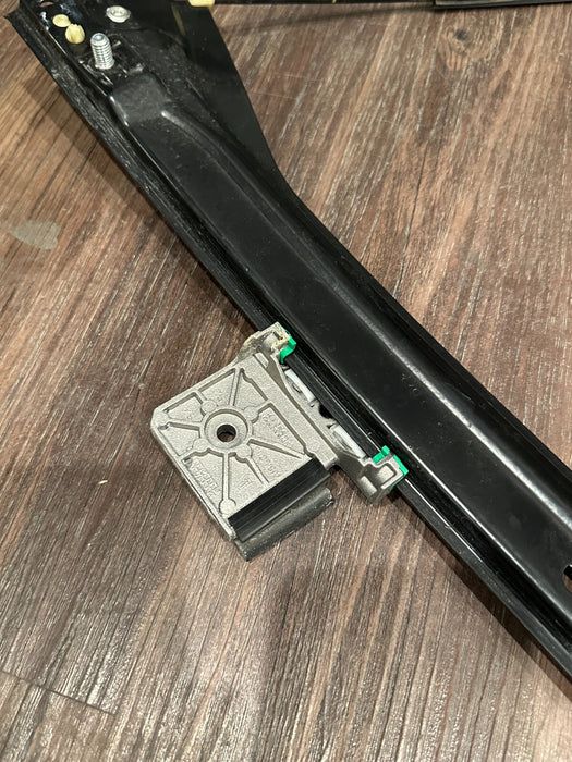 2021 AUDI R8 LEFT WINDOW REGULATOR ASSEMBLY OEM 4S8 837 461 B