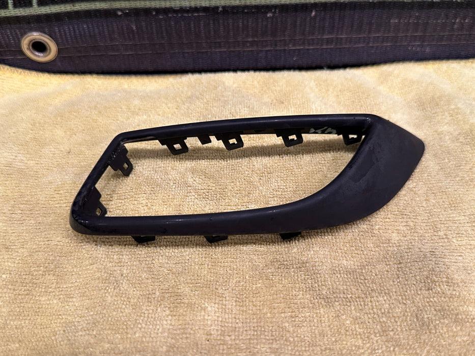 2021 AUDI R8 RIGHT DOOR PANEL CARBON FIBER AIR VENT TRIM OEM *HEAT FLAWS*